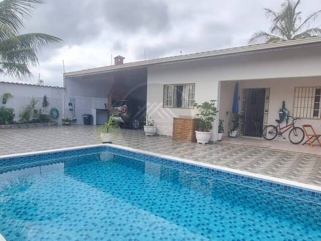 CASA COM PISCINA para Venda em Itanhaém - 4