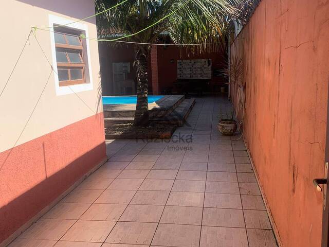 CASA COM PISCINA para Venda em Itanhaém - 5
