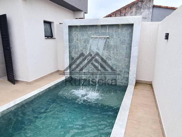 CASA COM PISCINA para Venda em Itanhaém - 2