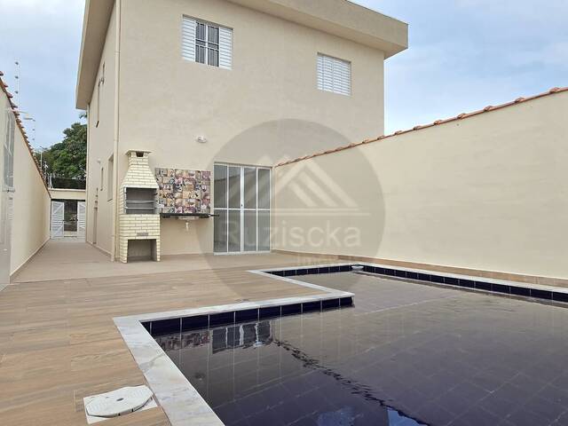 CASA COM PISCINA para Venda em Itanhaém - 2