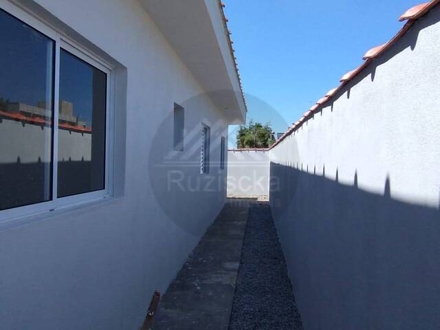 CASA COM PISCINA para Venda em Itanhaém - 2