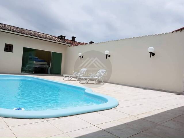 CASA COM PISCINA para Venda em Itanhaém - 4