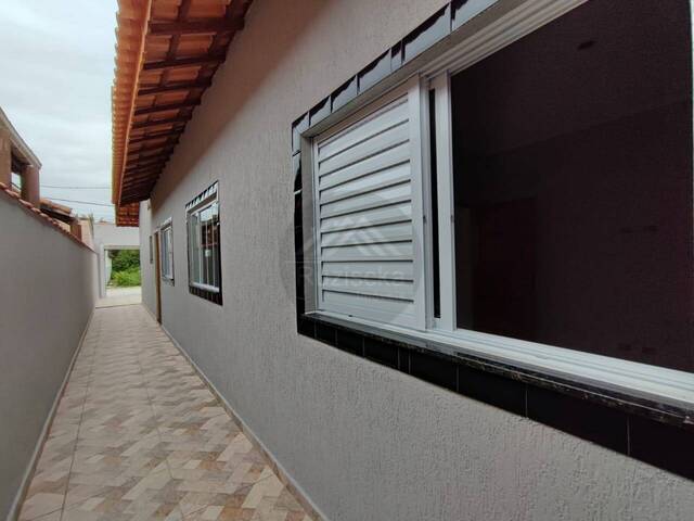 CASA COM PISCINA para Venda em Itanhaém - 4