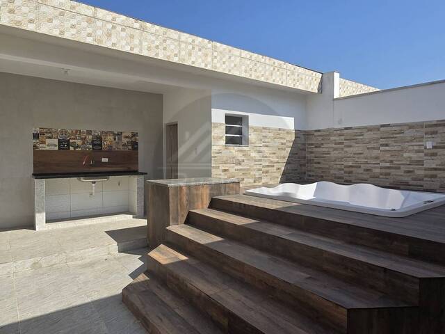 Casa para Venda em Itanhaém - 3