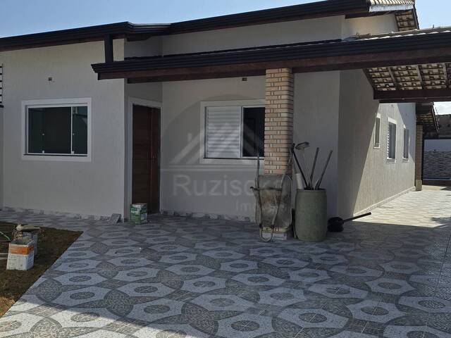 CASA COM PISCINA para Venda em Itanhaém - 3
