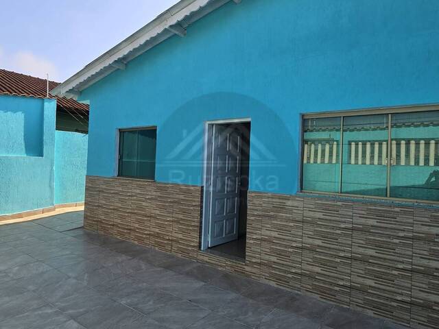 CASA COM PISCINA para Venda em Itanhaém - 4