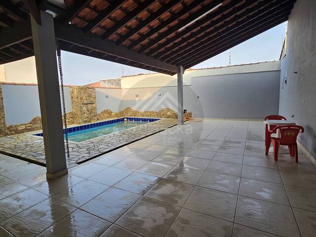 CASA COM PISCINA para Venda em Itanhaém - 3