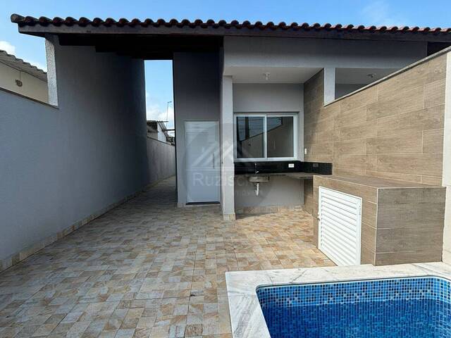 CASA COM PISCINA para Venda em Itanhaém - 2