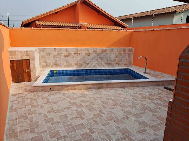 CASA COM PISCINA para Venda em Itanhaém - 5
