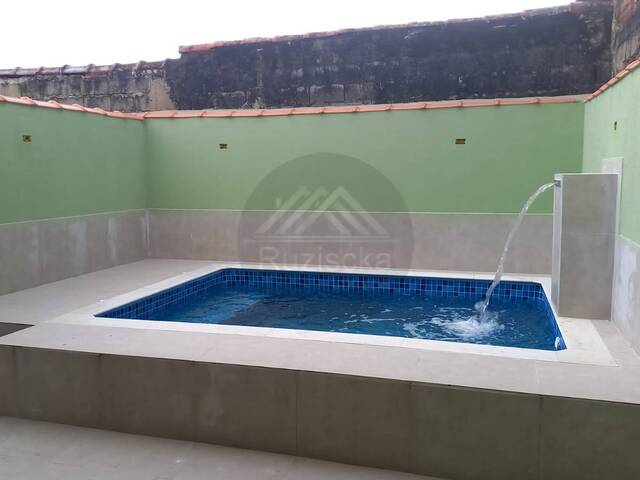 CASA COM PISCINA para Venda em Mongaguá - 3