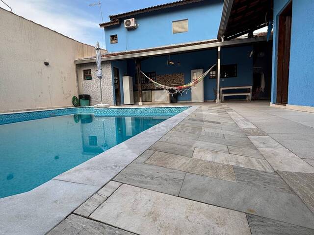#CA395 - CASA COM PISCINA para Venda em Itanhaém - SP