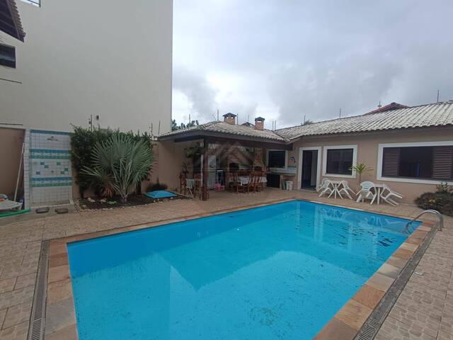 CASA COM PISCINA para Venda em Itanhaém - 4