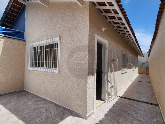 CASA COM PISCINA para Venda em Itanhaém - 2