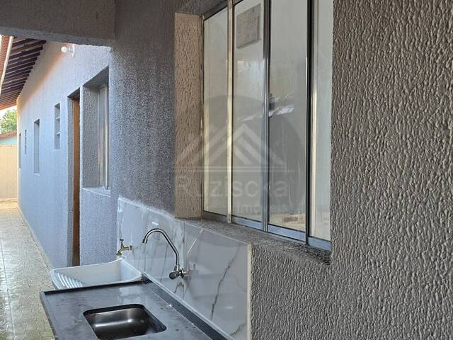 CASA COM PISCINA para Venda em Itanhaém - 4