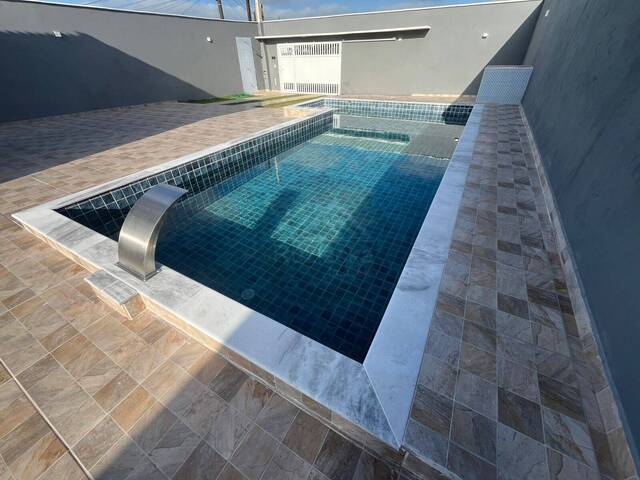 CASA COM PISCINA para Venda em Itanhaém - 4