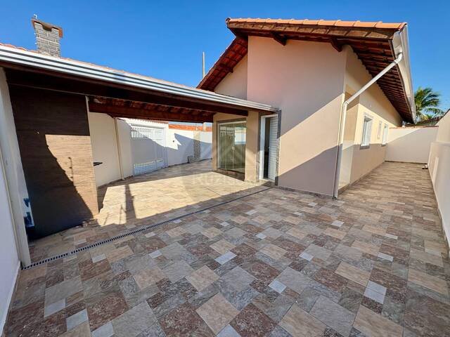 CASA COM PISCINA para Venda em Itanhaém - 4