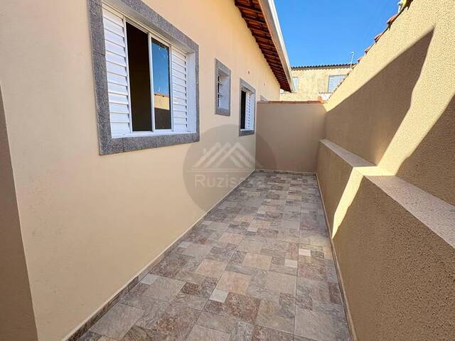 CASA COM PISCINA para Venda em Itanhaém - 4
