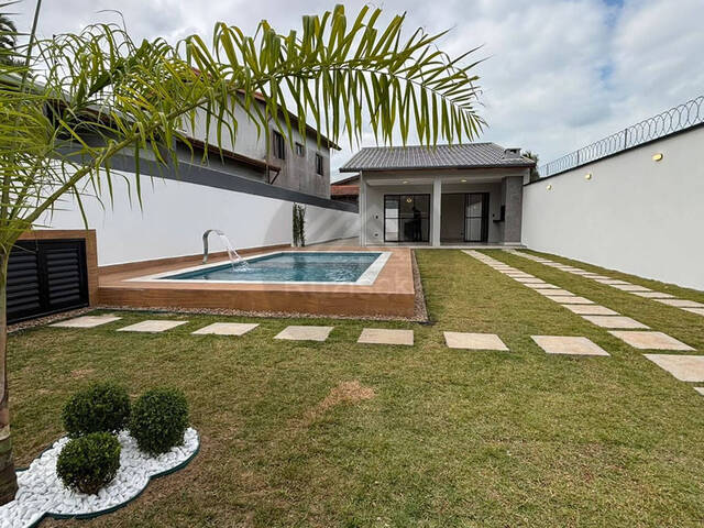 CASA COM PISCINA para Venda em Itanhaém - 5