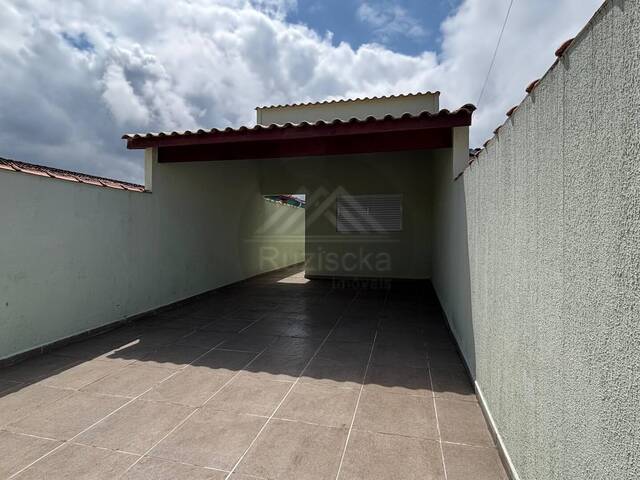 CASA COM PISCINA para Venda em Mongaguá - 3