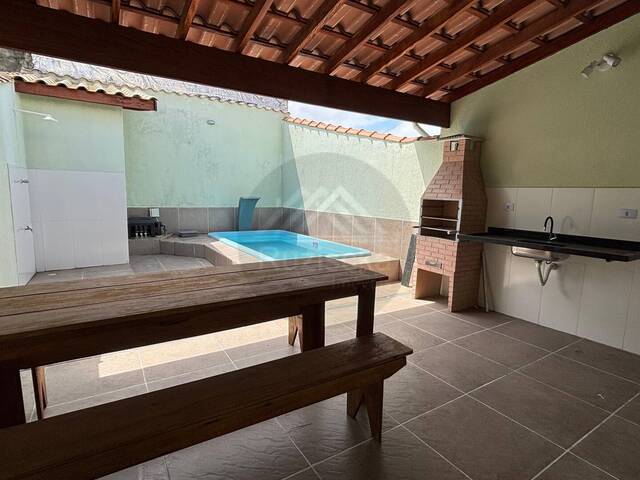 CASA COM PISCINA para Venda em Mongaguá - 5