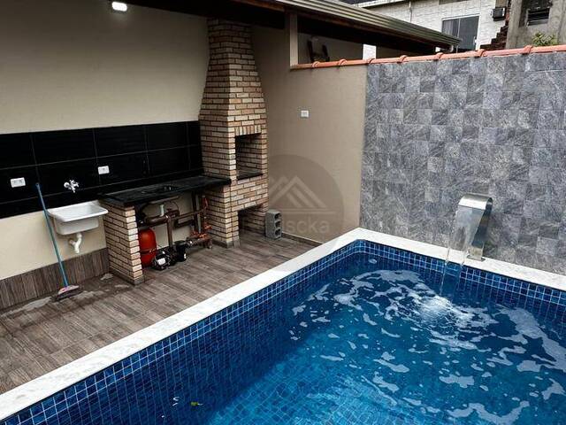#CA1031 - CASA COM PISCINA para Venda em Itanhaém - SP - 1