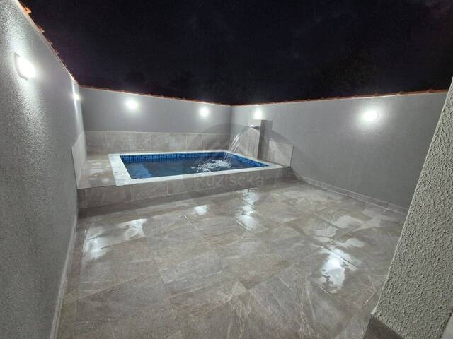 CASA COM PISCINA para Venda em Itanhaém - 4