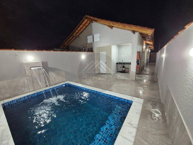 CASA COM PISCINA para Venda em Itanhaém - 3