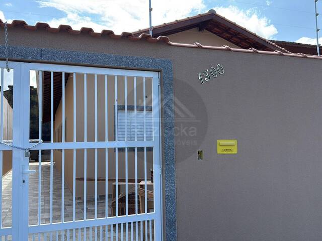 CASA COM PISCINA para Venda em Itanhaém - 2