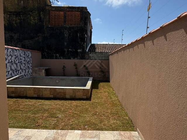 CASA COM PISCINA para Venda em Itanhaém - 5