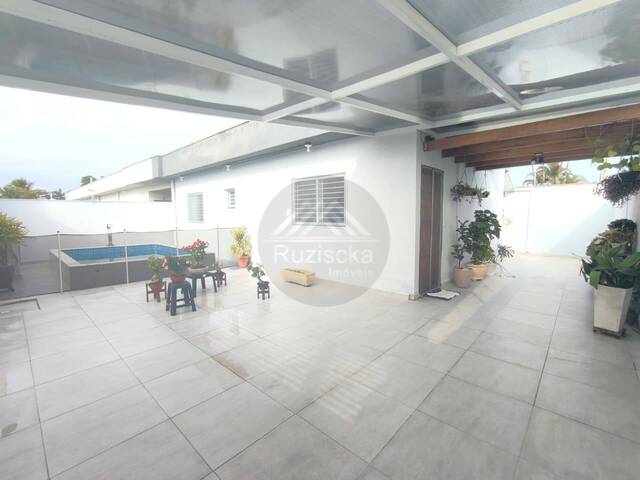 CASA COM PISCINA para Venda em Itanhaém - 3