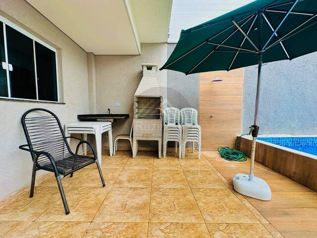 CASA COM PISCINA para Venda em Itanhaém - 2