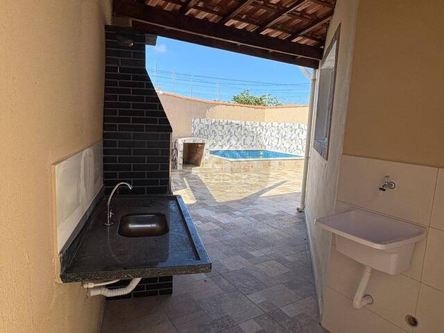 CASA COM PISCINA para Venda em Itanhaém - 4