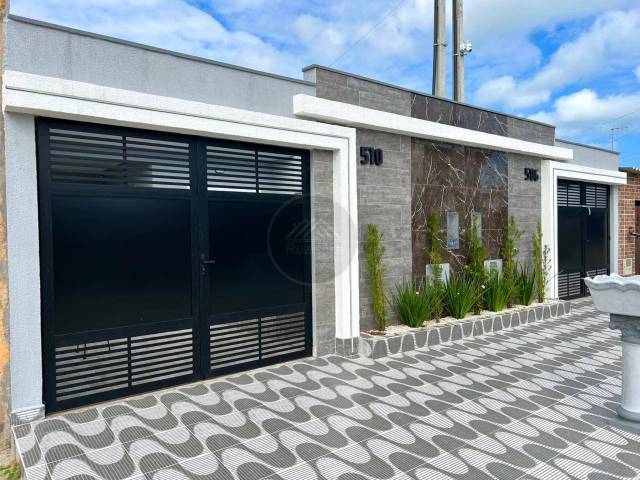 CASA COM PISCINA para Venda em Mongaguá - 2