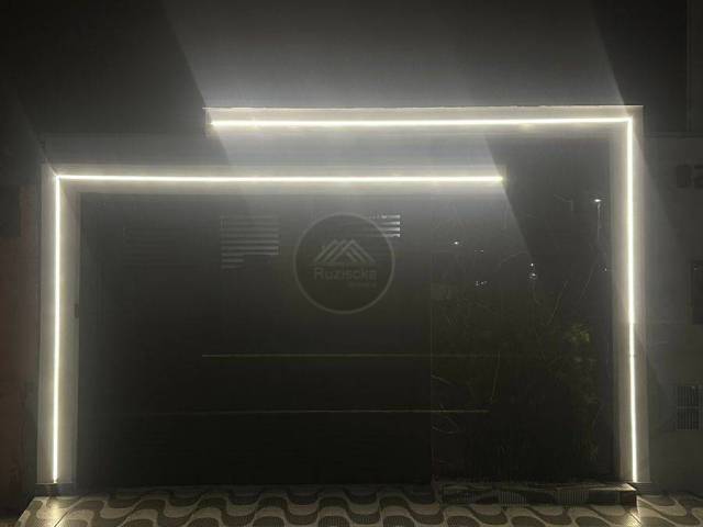 CASA COM PISCINA para Venda em Mongaguá - 3