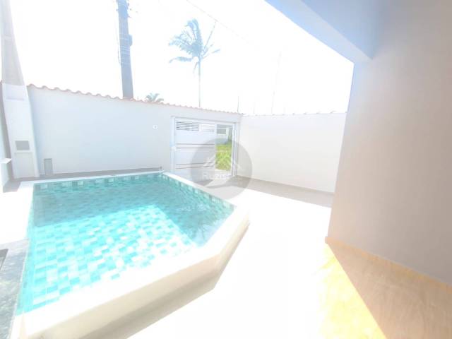 CASA COM PISCINA para Venda em Itanhaém - 5