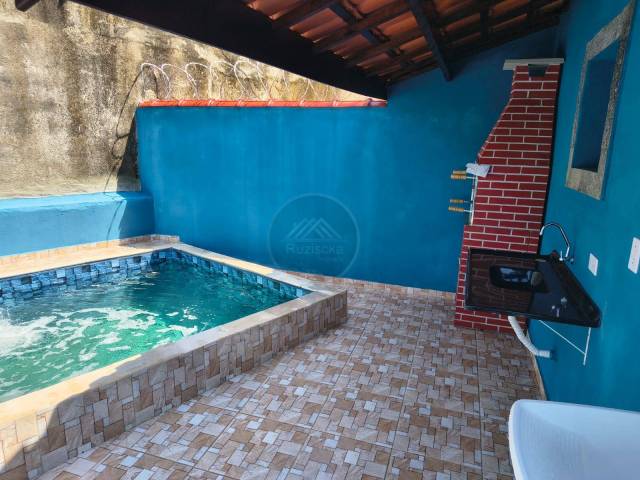 CASA COM PISCINA para Venda em Itanhaém - 2