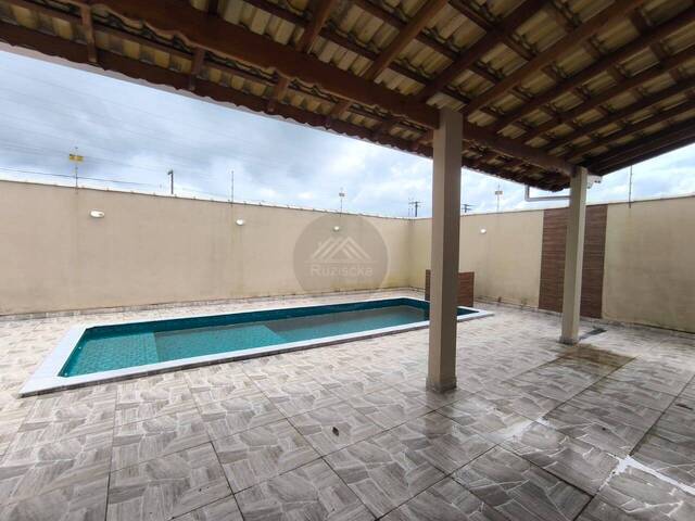 CASA COM PISCINA para Venda em Itanhaém - 3