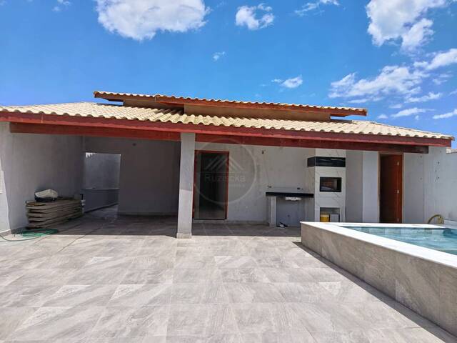 CASA COM PISCINA para Venda em Itanhaém - 2
