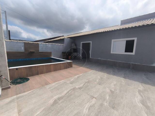 CASA COM PISCINA para Venda em Itanhaém - 2