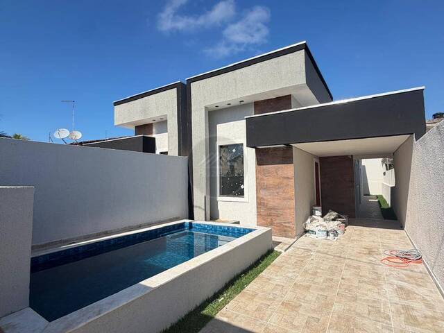 CASA COM PISCINA para Venda em Itanhaém - 2