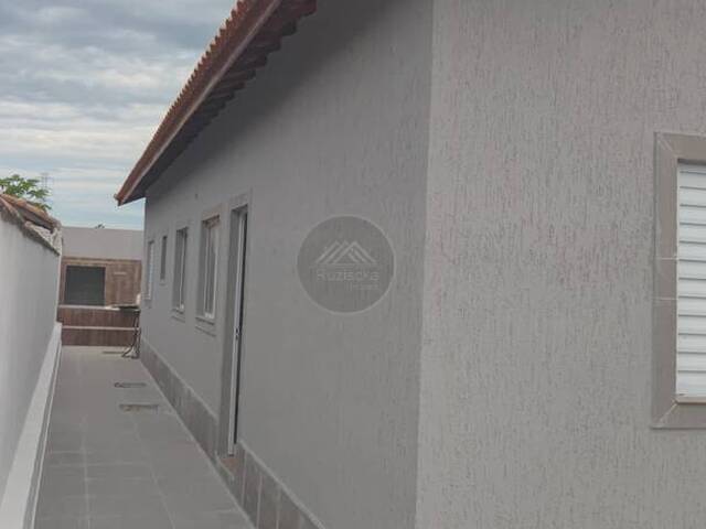 CASA COM PISCINA para Venda em Itanhaém - 4