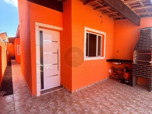 CASA COM PISCINA para Venda em Itanhaém - 2