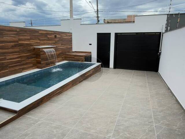 CASA COM PISCINA para Venda em Itanhaém - 4