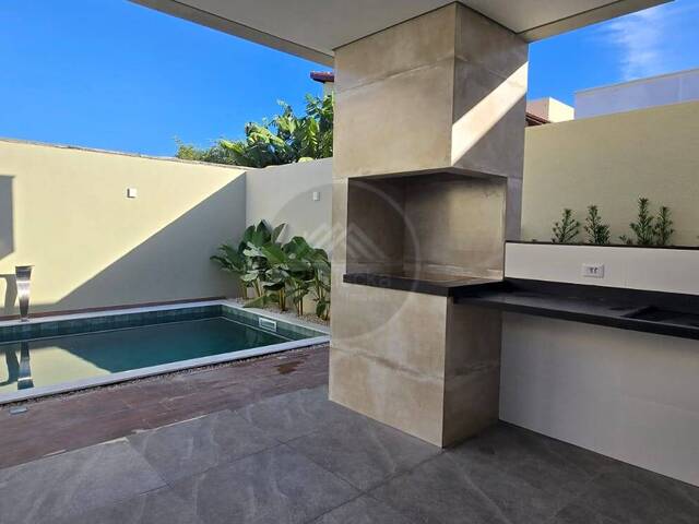 CASA COM PISCINA para Venda em Itanhaém - 3