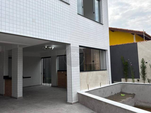 CASA COM PISCINA para Venda em Itanhaém - 5