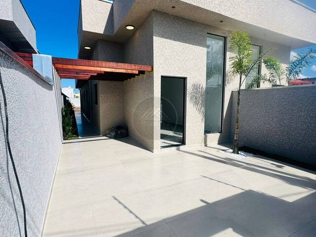 CASA COM PISCINA para Venda em Itanhaém - 2