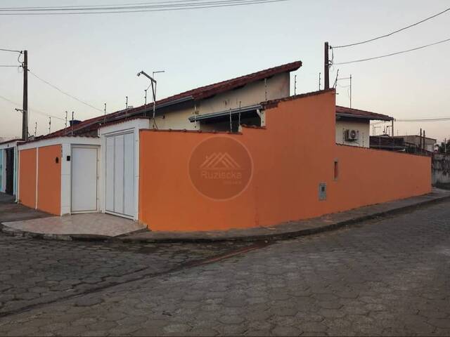 CASA COM PISCINA para Venda em Itanhaém - 4