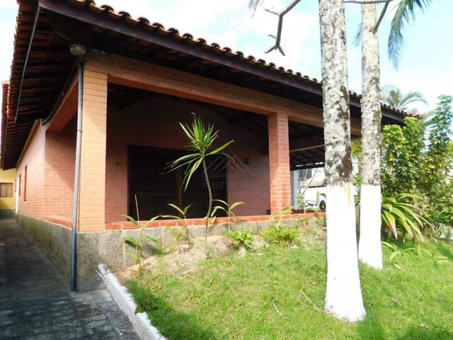 CASA COM PISCINA para Venda em Peruíbe - 2