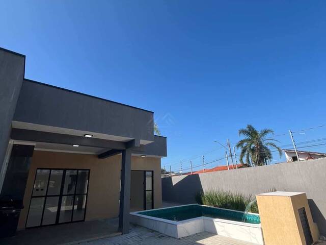 CASA COM PISCINA para Venda em Itanhaém - 4