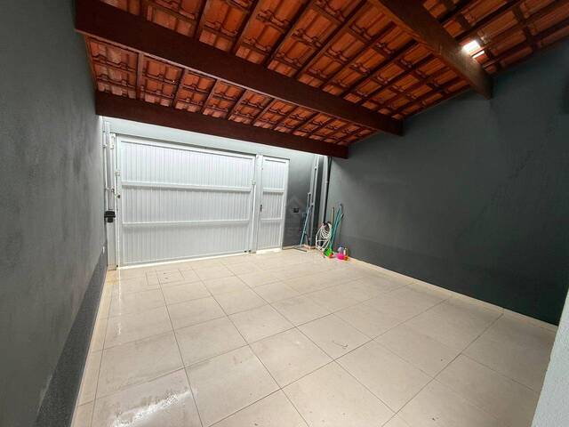 CASA COM PISCINA para Venda em Mongaguá - 3